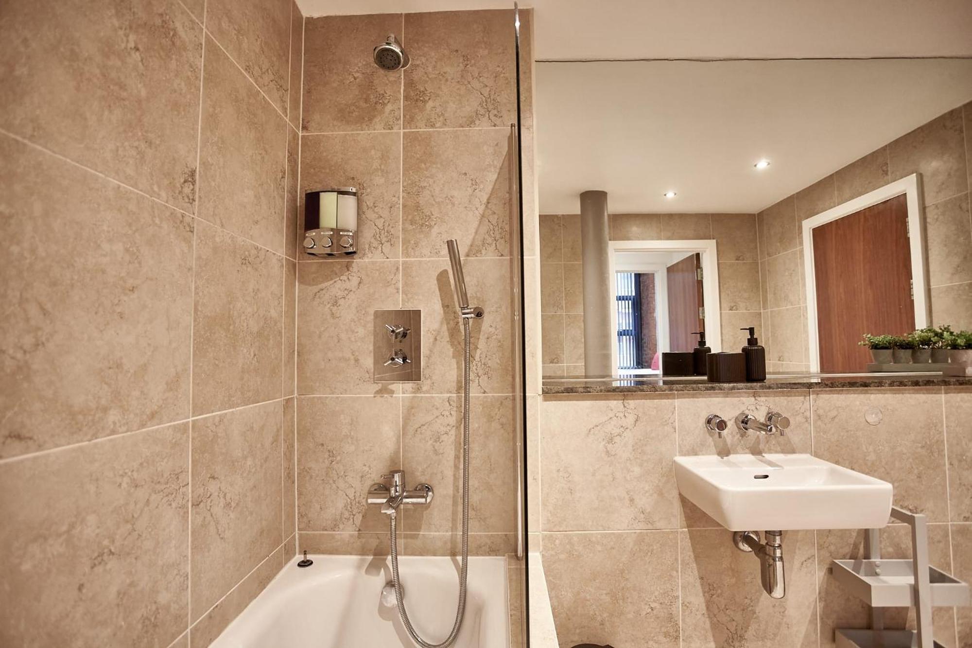 The Aquamarine * Manchester
